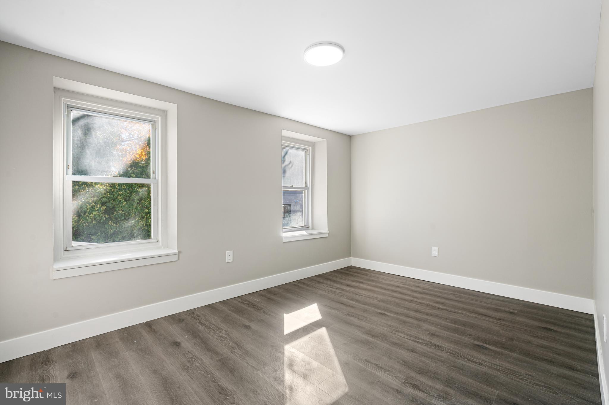 ROXBOROUGH - Residential