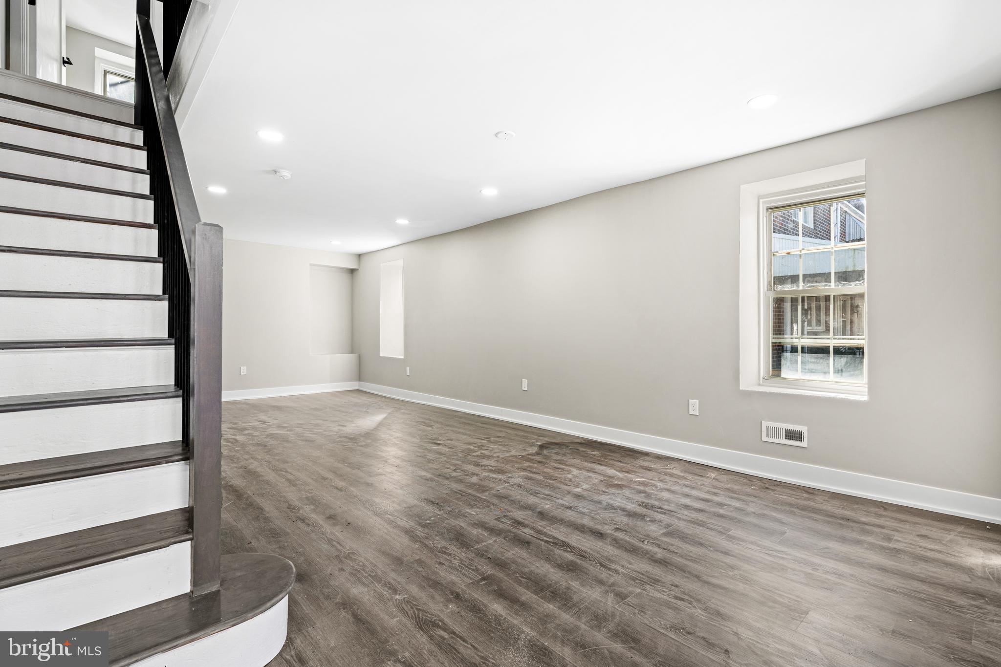 ROXBOROUGH - Residential