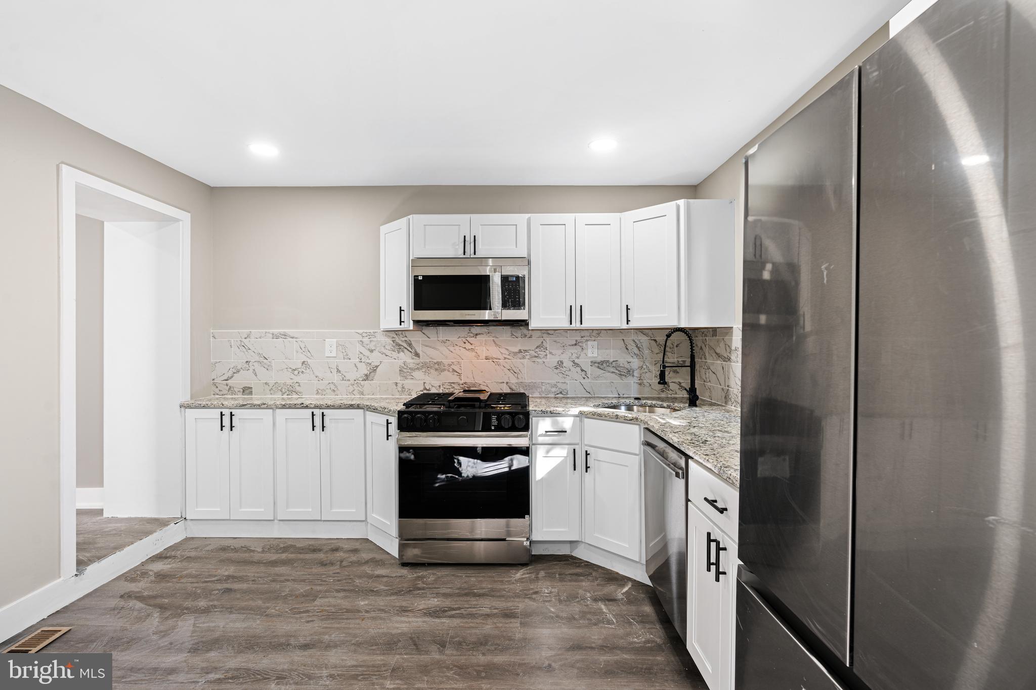 ROXBOROUGH - Residential