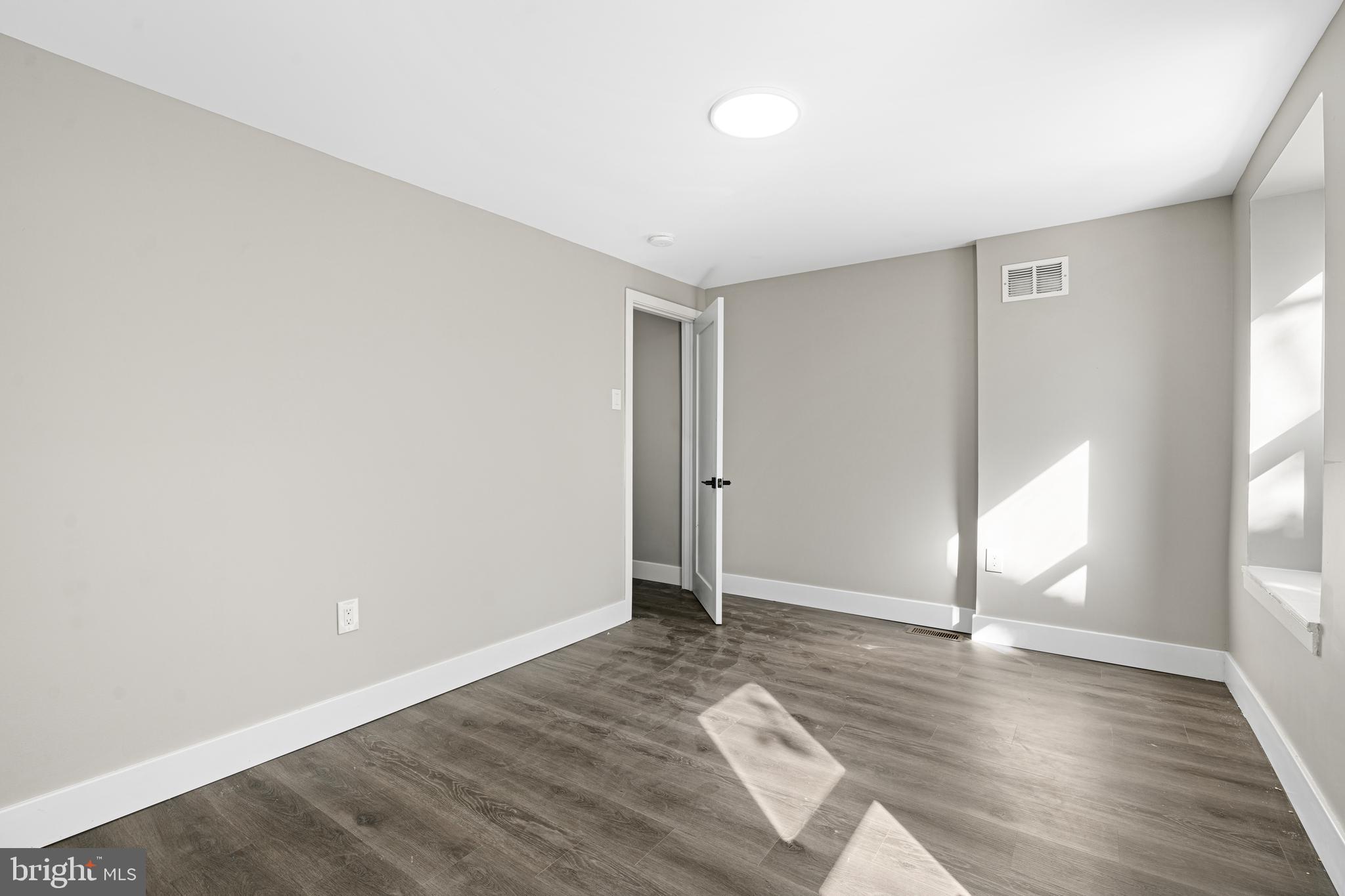 ROXBOROUGH - Residential