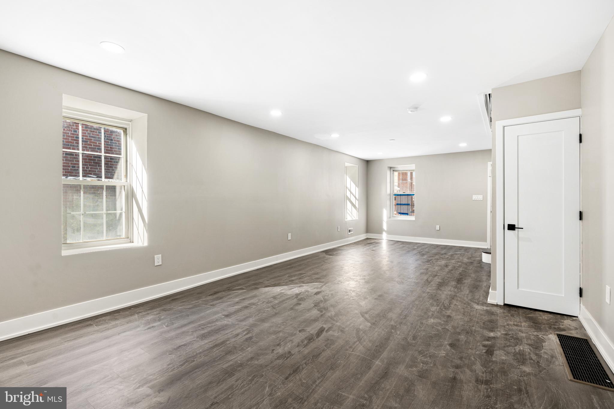 ROXBOROUGH - Residential