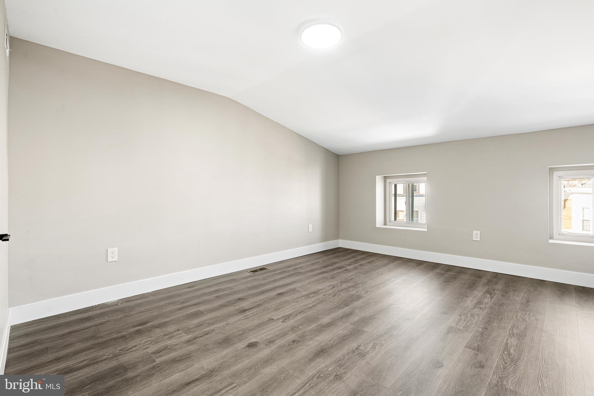 ROXBOROUGH - Residential