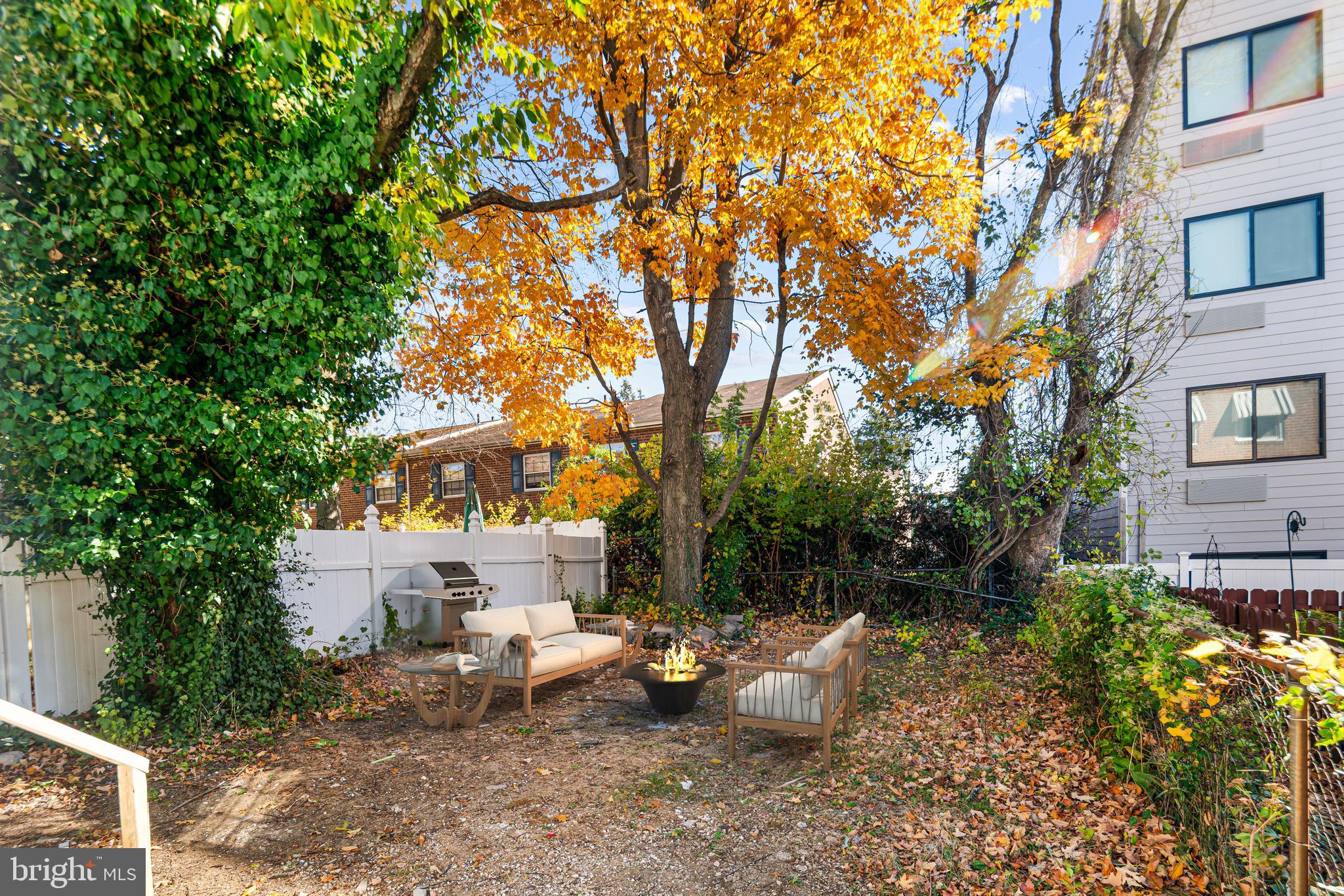 ROXBOROUGH - Residential