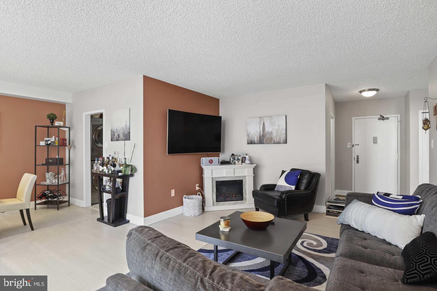3701 GEORGE MASON 1616N