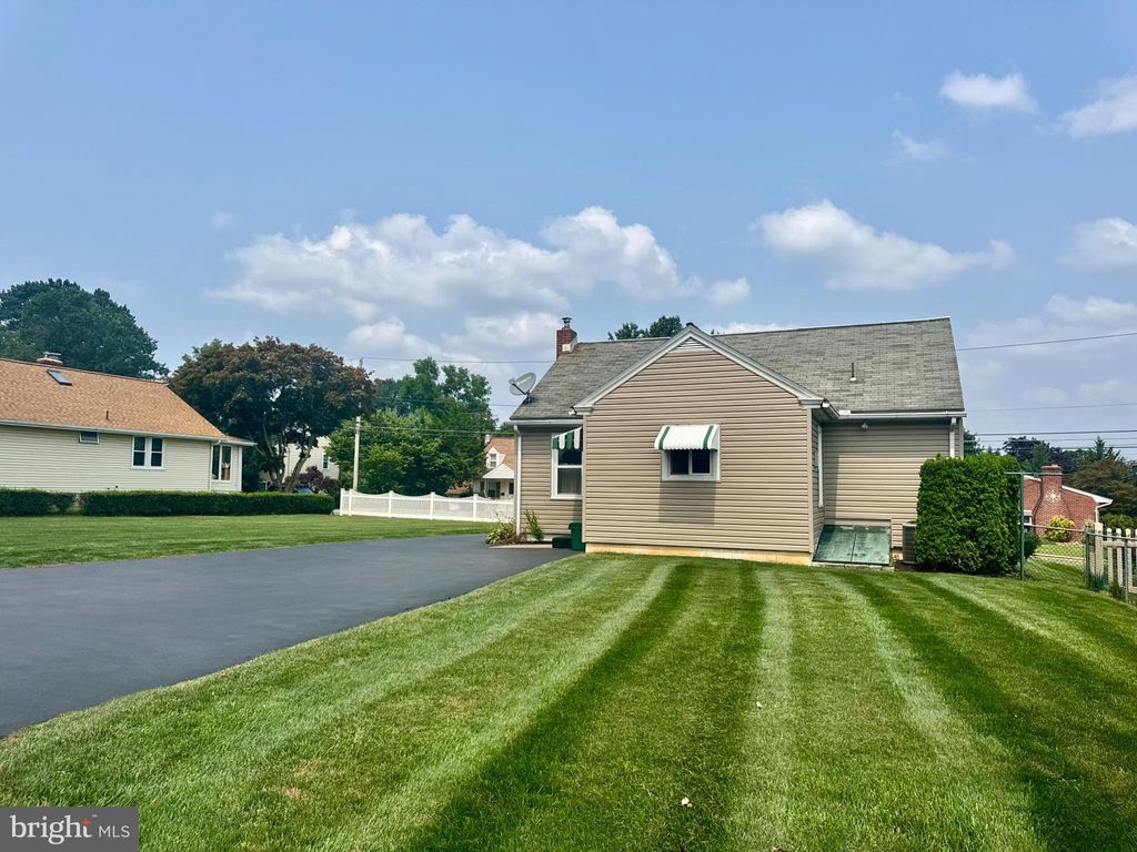 Photo of 41 Plum Street, LITITZ, PA 17543 (MLS # PALA2074442)