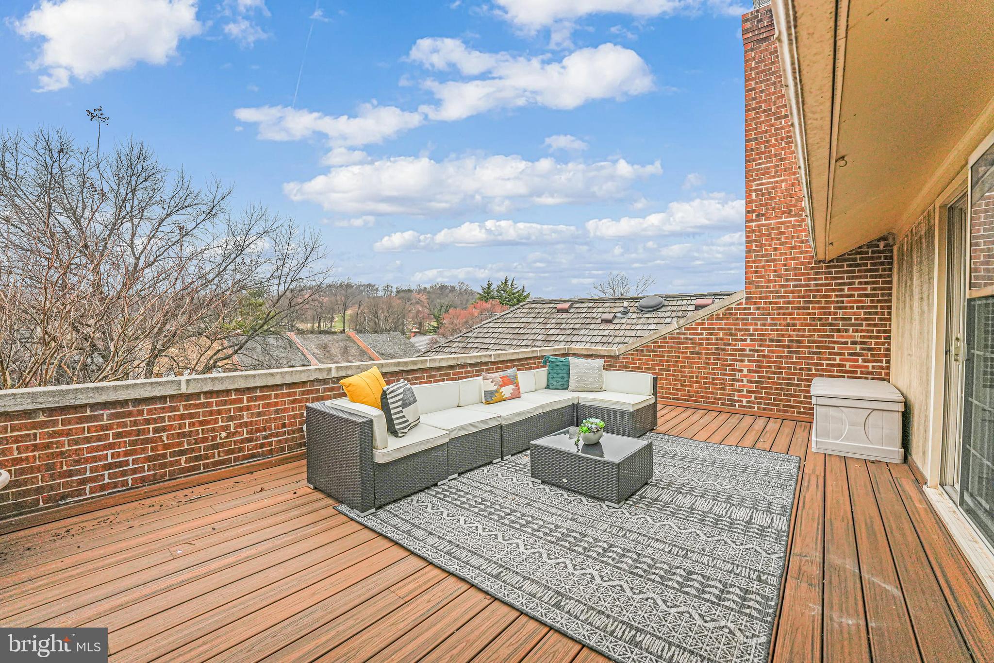 FOREST HILLS - Residential