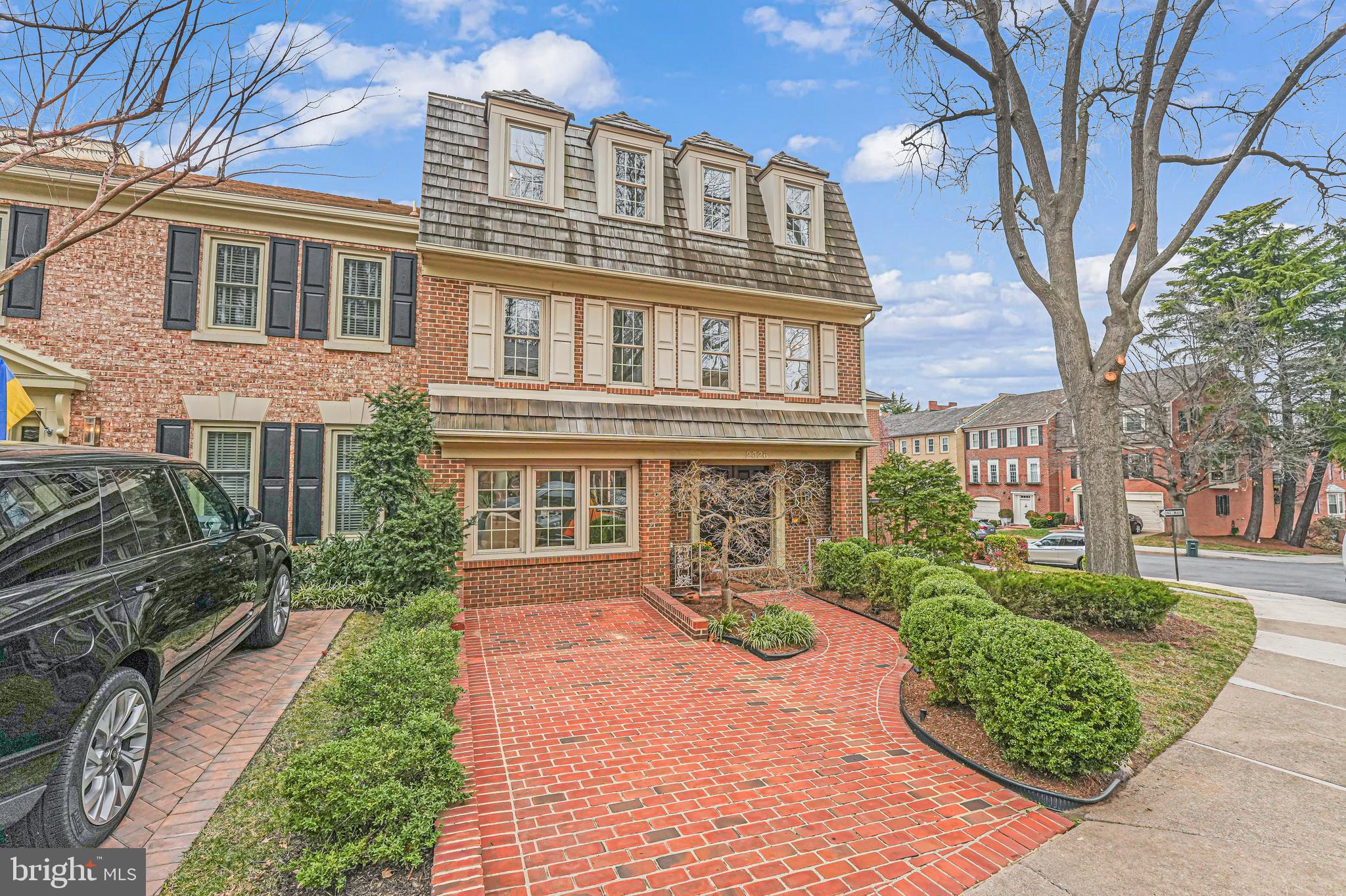 FOREST HILLS - Residential