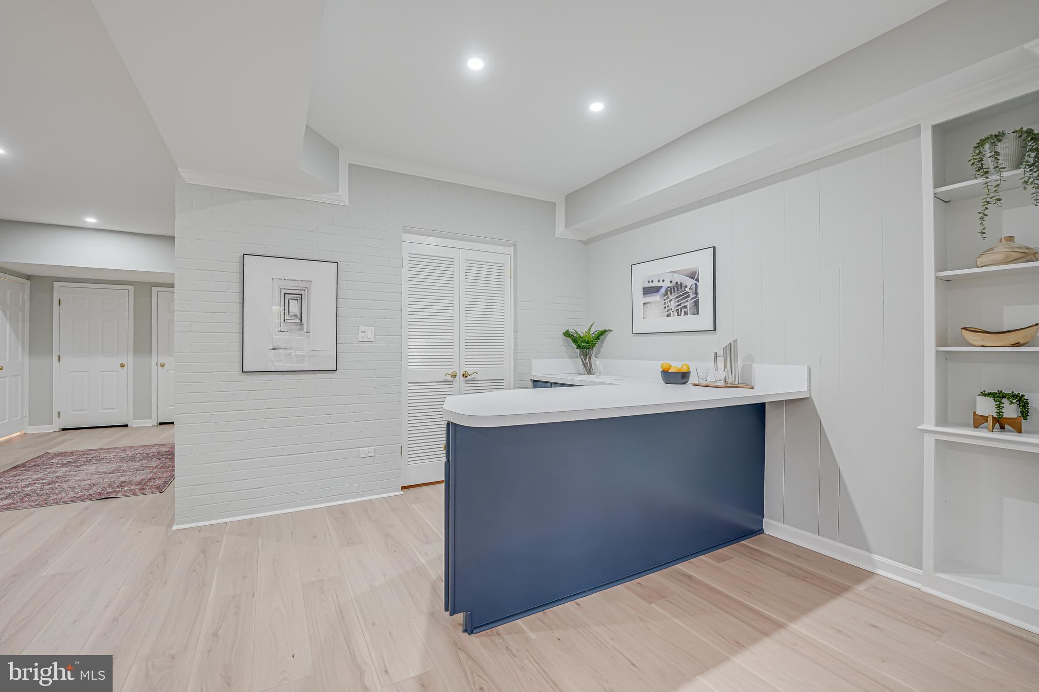 FOREST HILLS - Residential