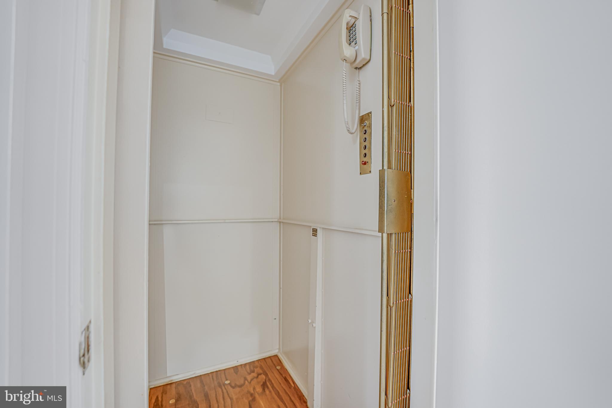 FOREST HILLS - Residential