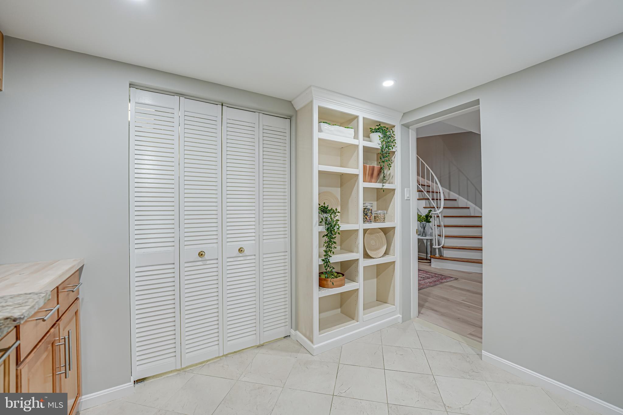 FOREST HILLS - Residential