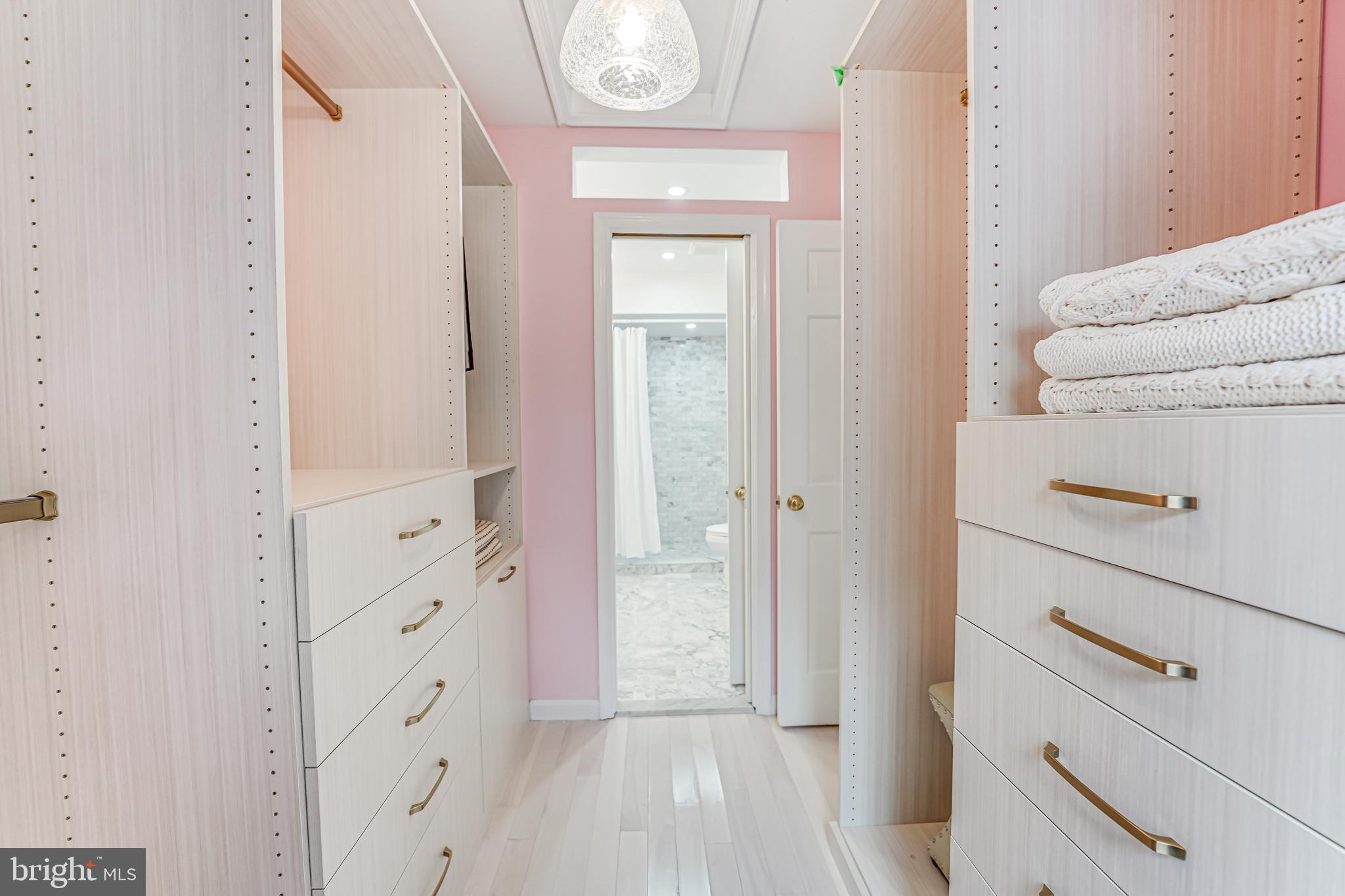 FOREST HILLS - Residential