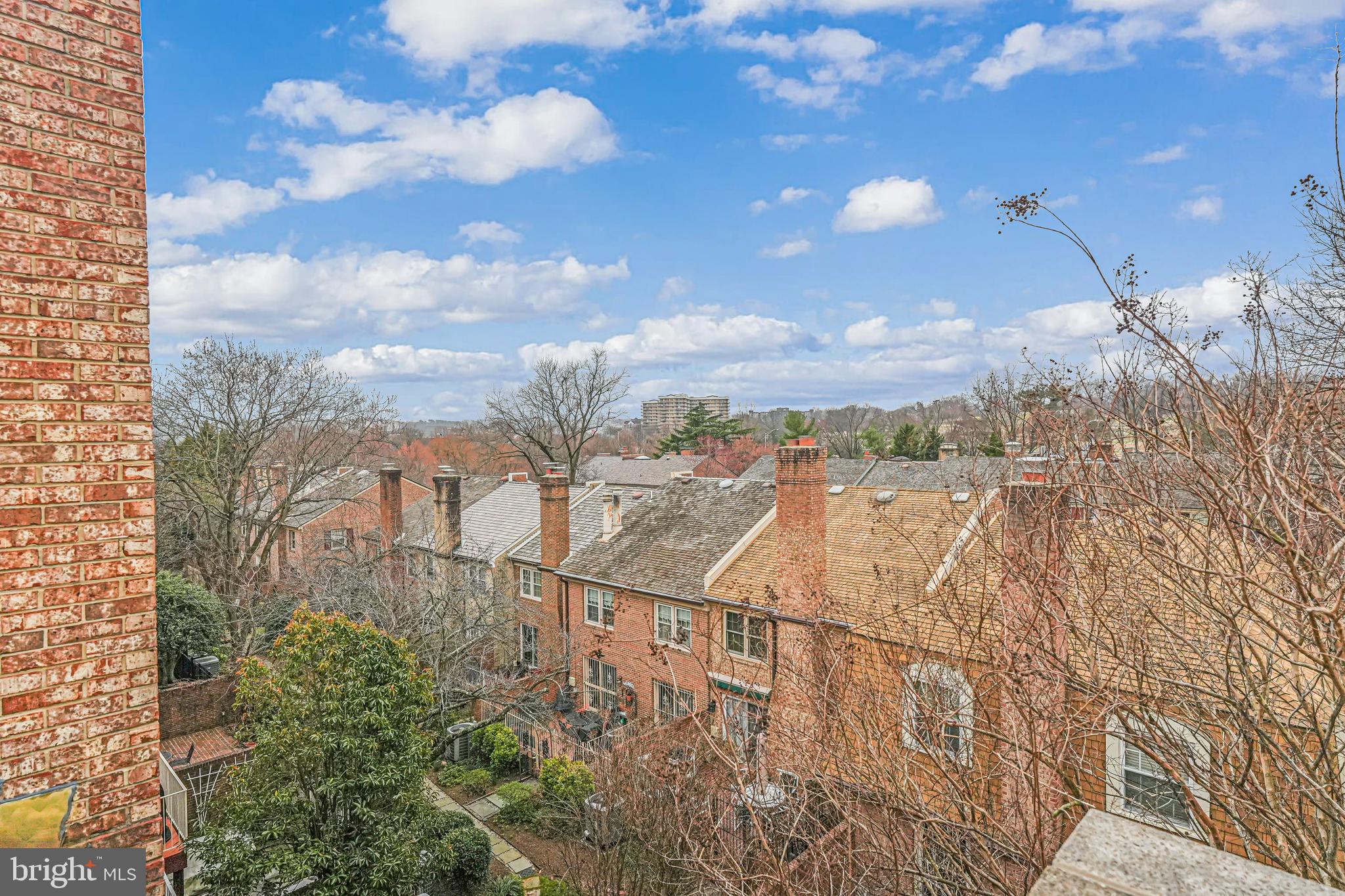 FOREST HILLS - Residential