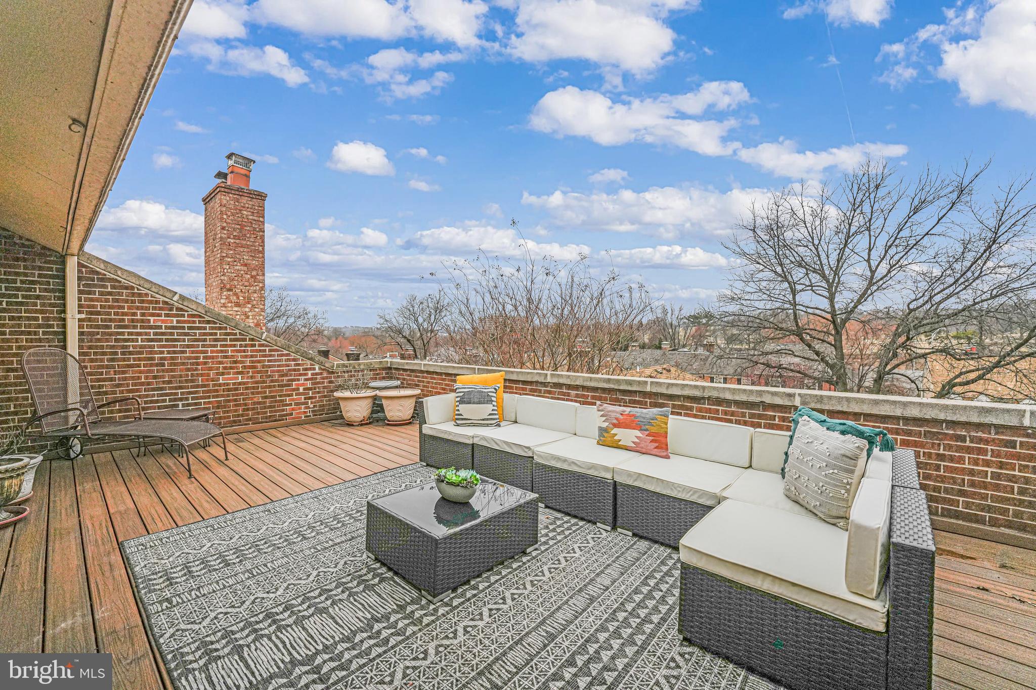 FOREST HILLS - Residential