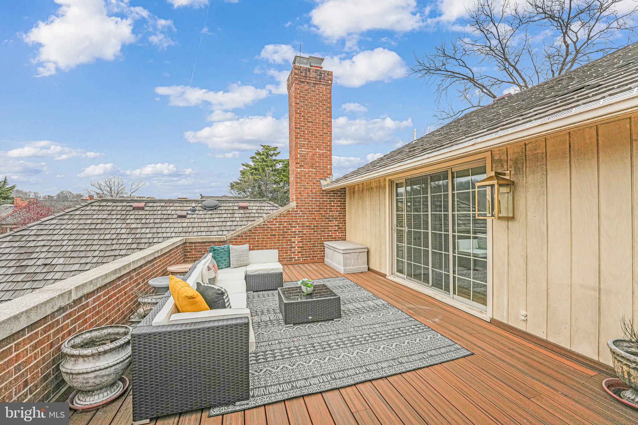 FOREST HILLS - Residential