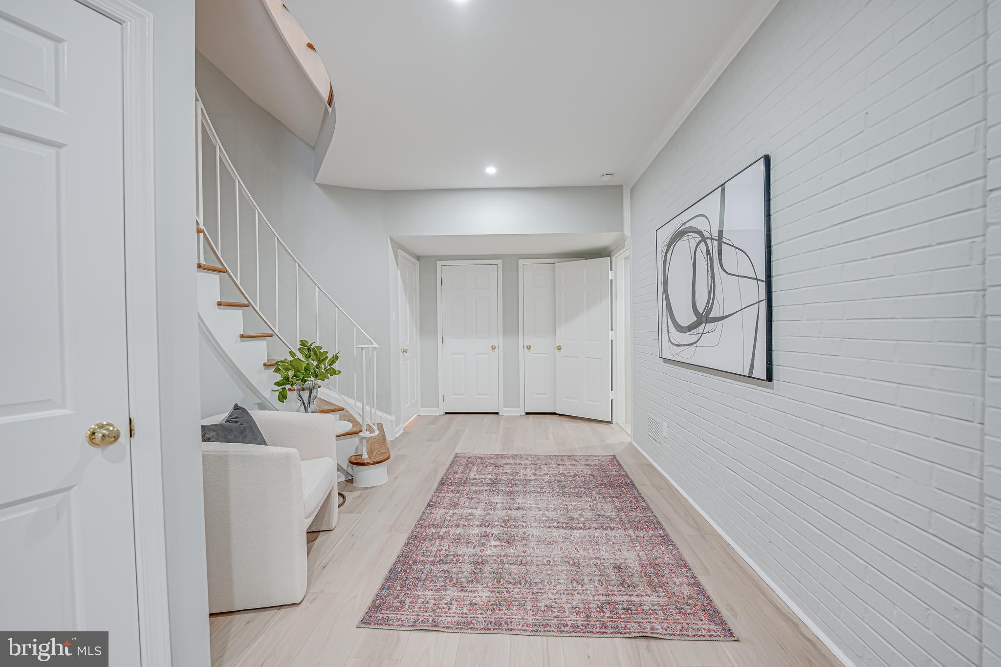 FOREST HILLS - Residential