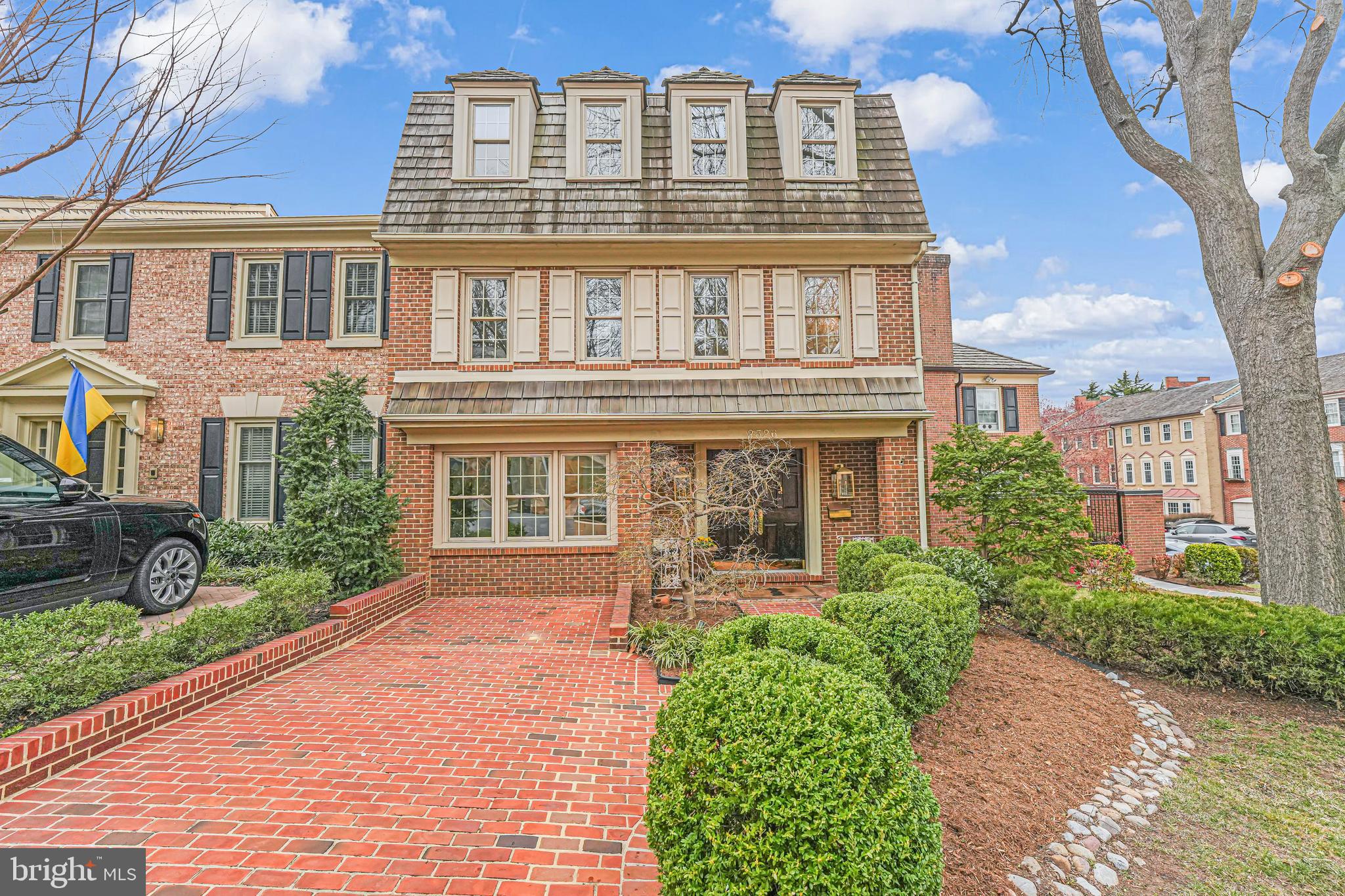 FOREST HILLS - Residential