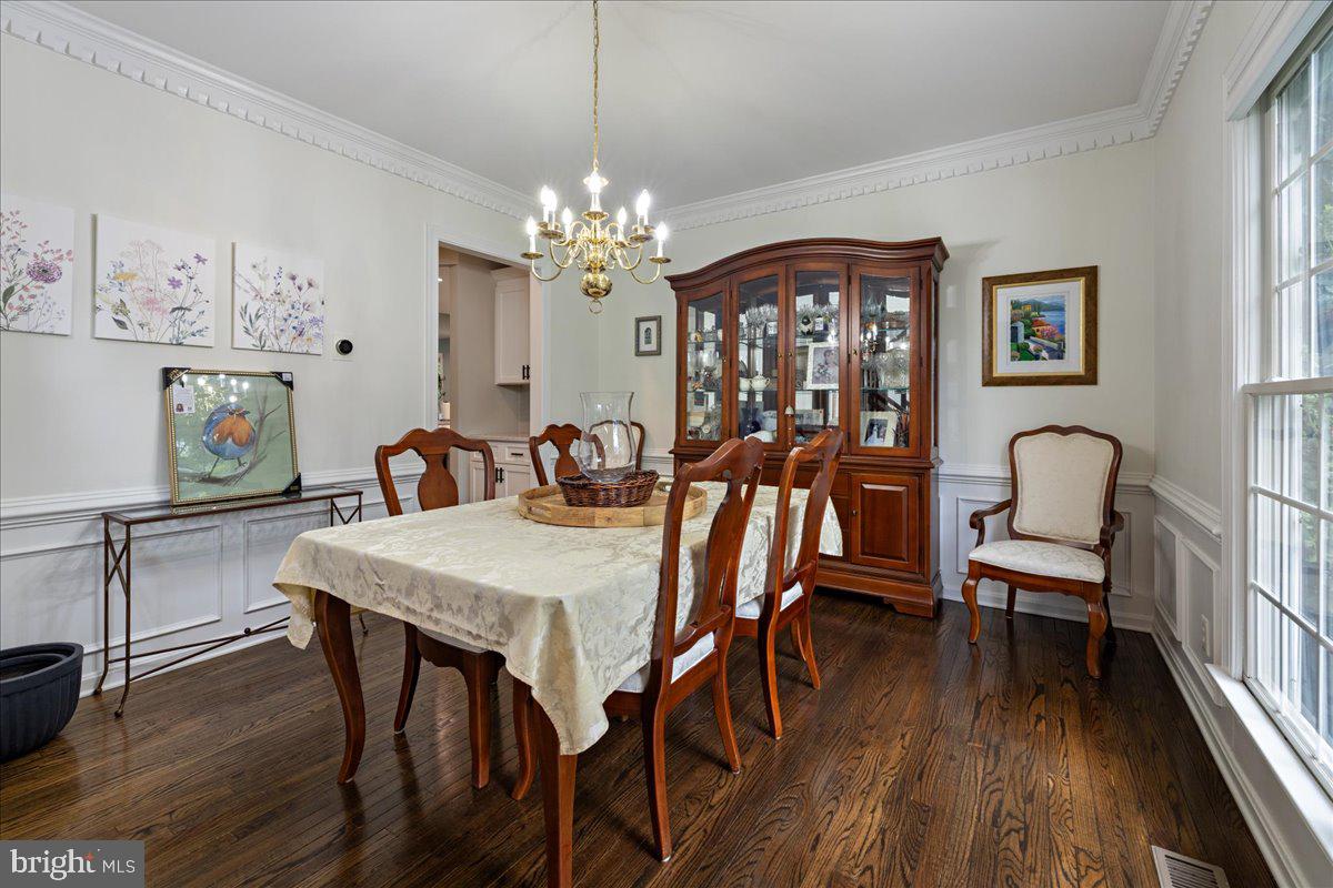 10 EAGLETON FARM ROAD