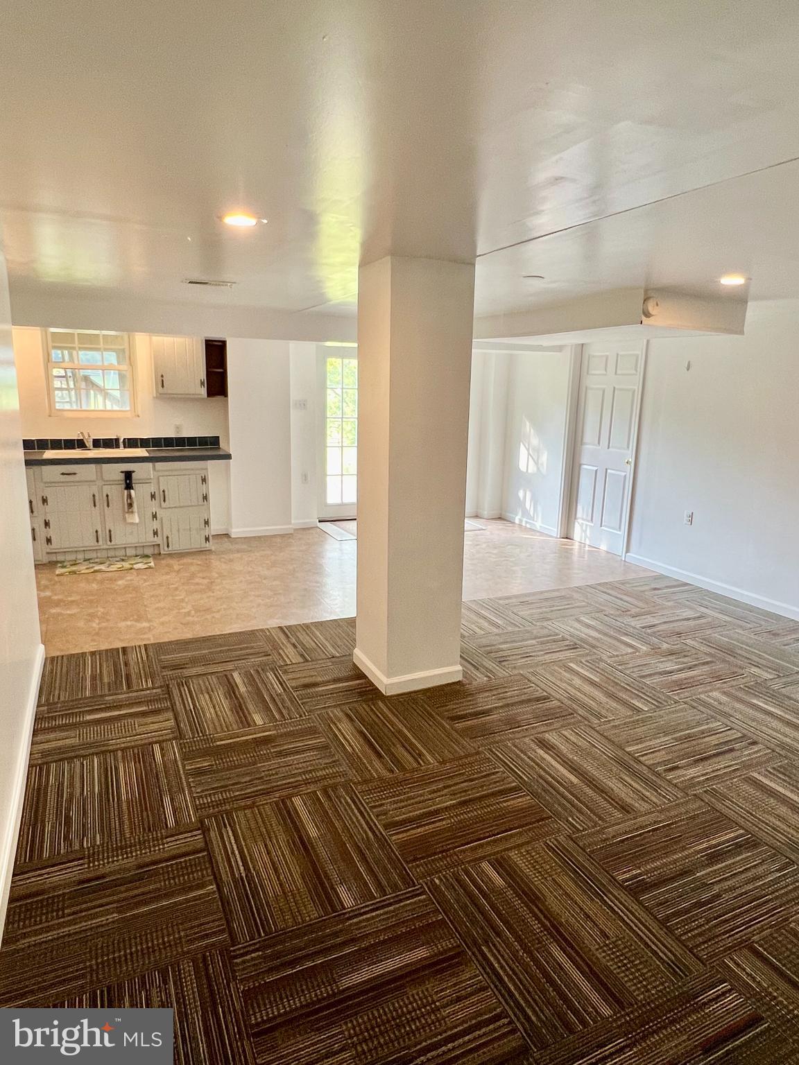 TOMAHAWK - Residential