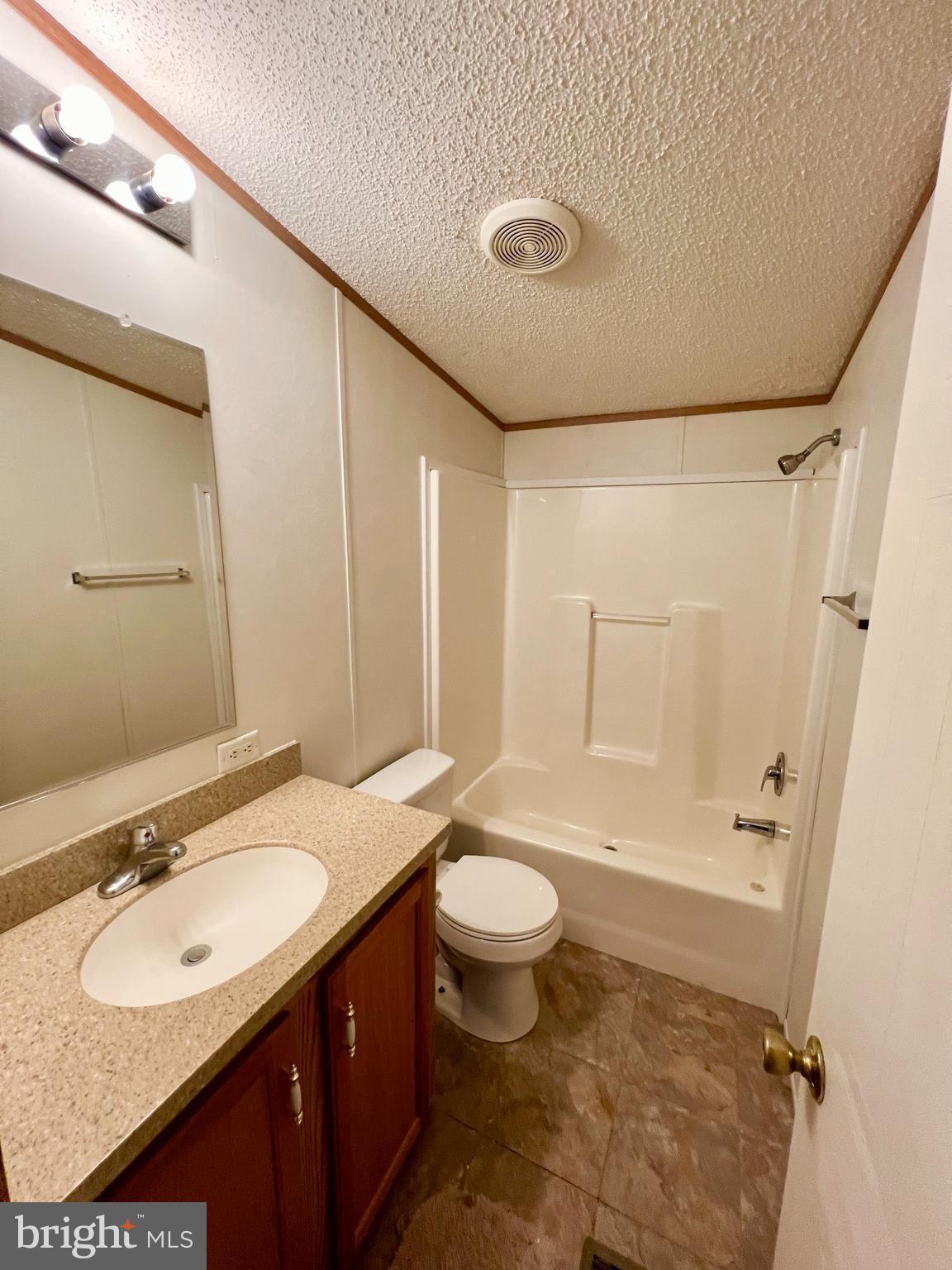 TOMAHAWK - Residential