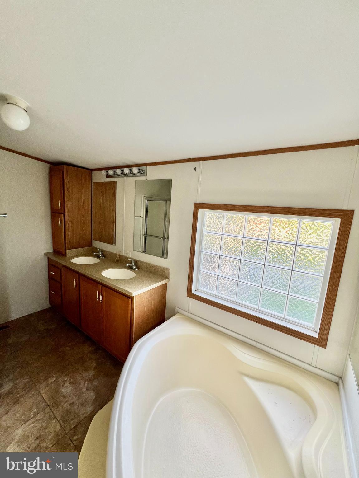 TOMAHAWK - Residential