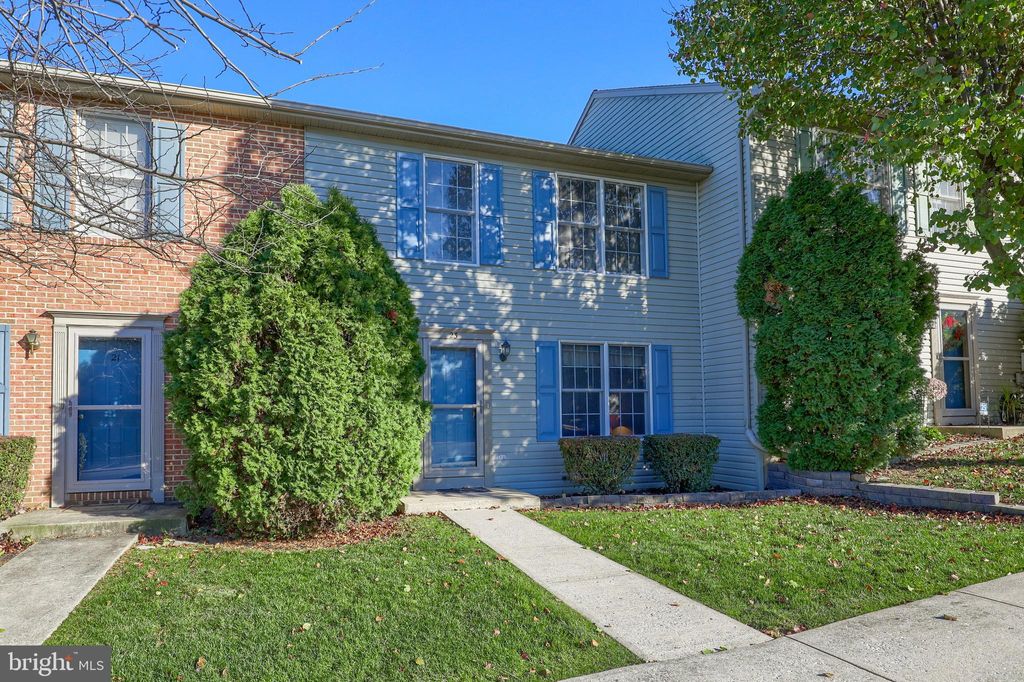 Photo of 23 BATTENS CIR, LEOLA, PA 17540 (MLS # PALA2028220)