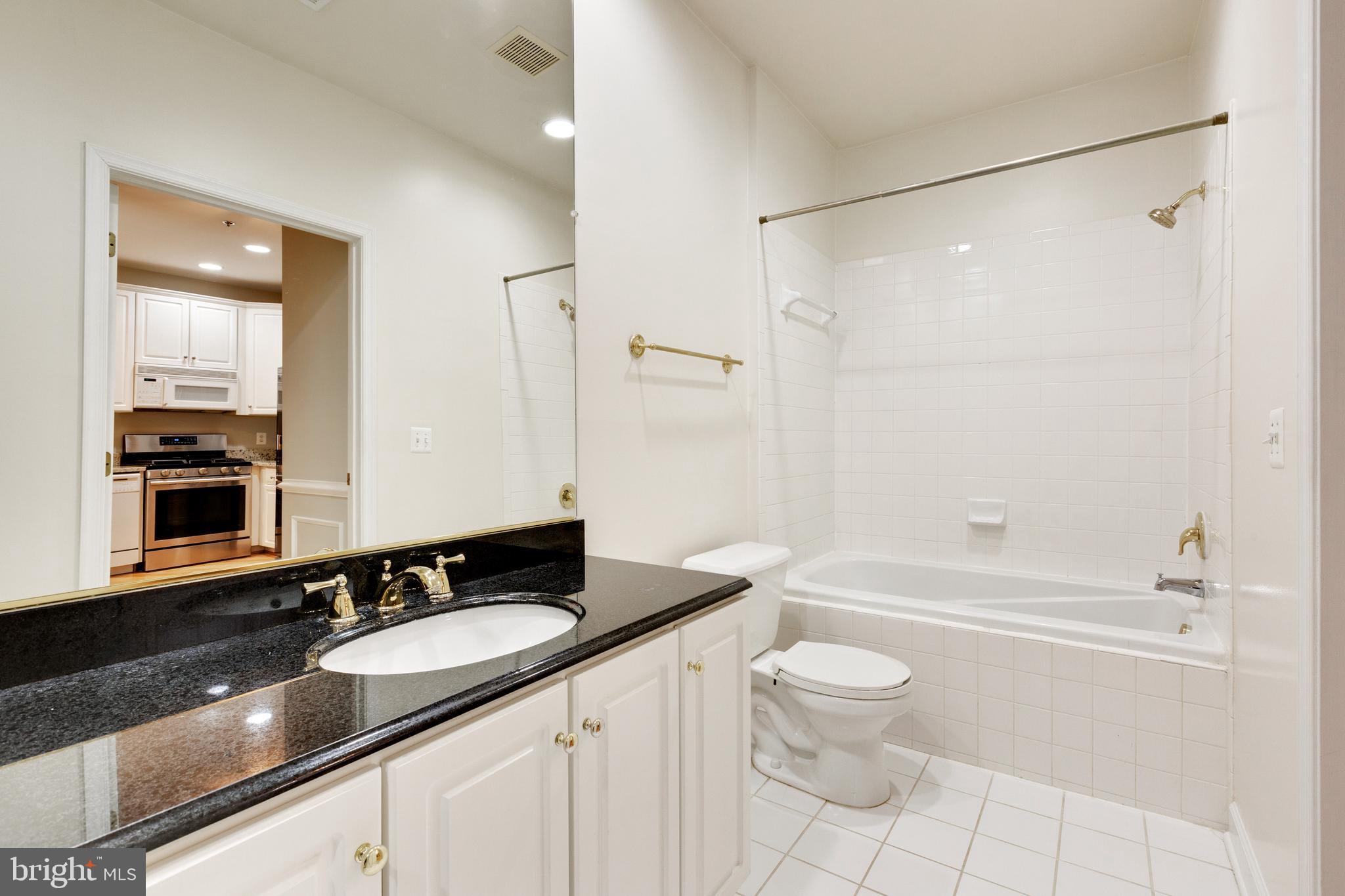 COURTHOUSE HILL - Residential