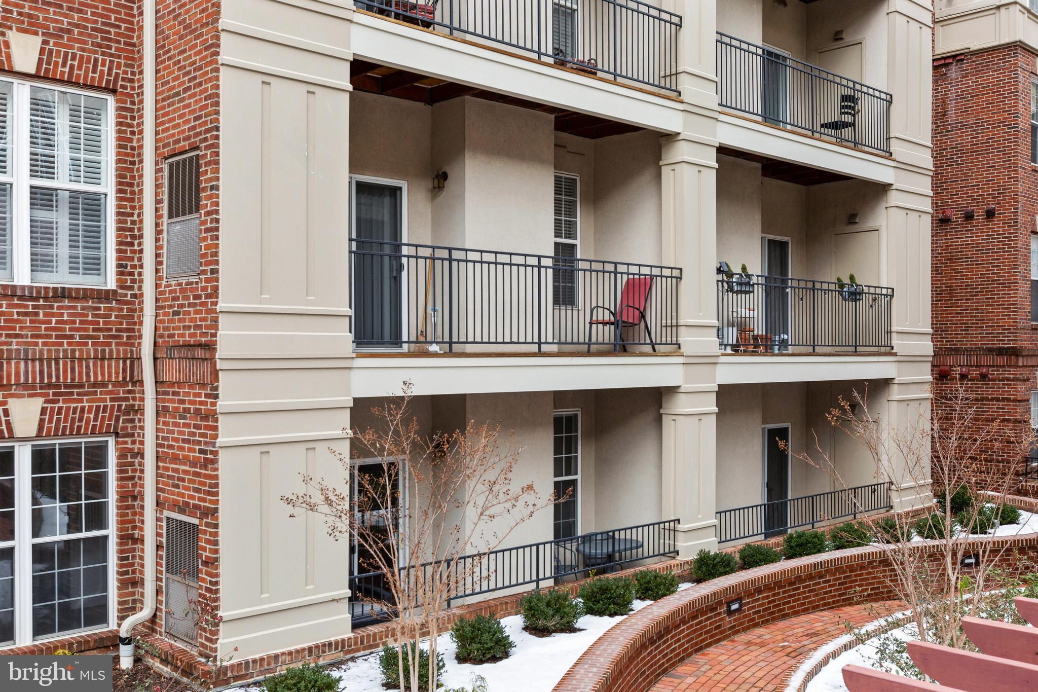 COURTHOUSE HILL - Residential