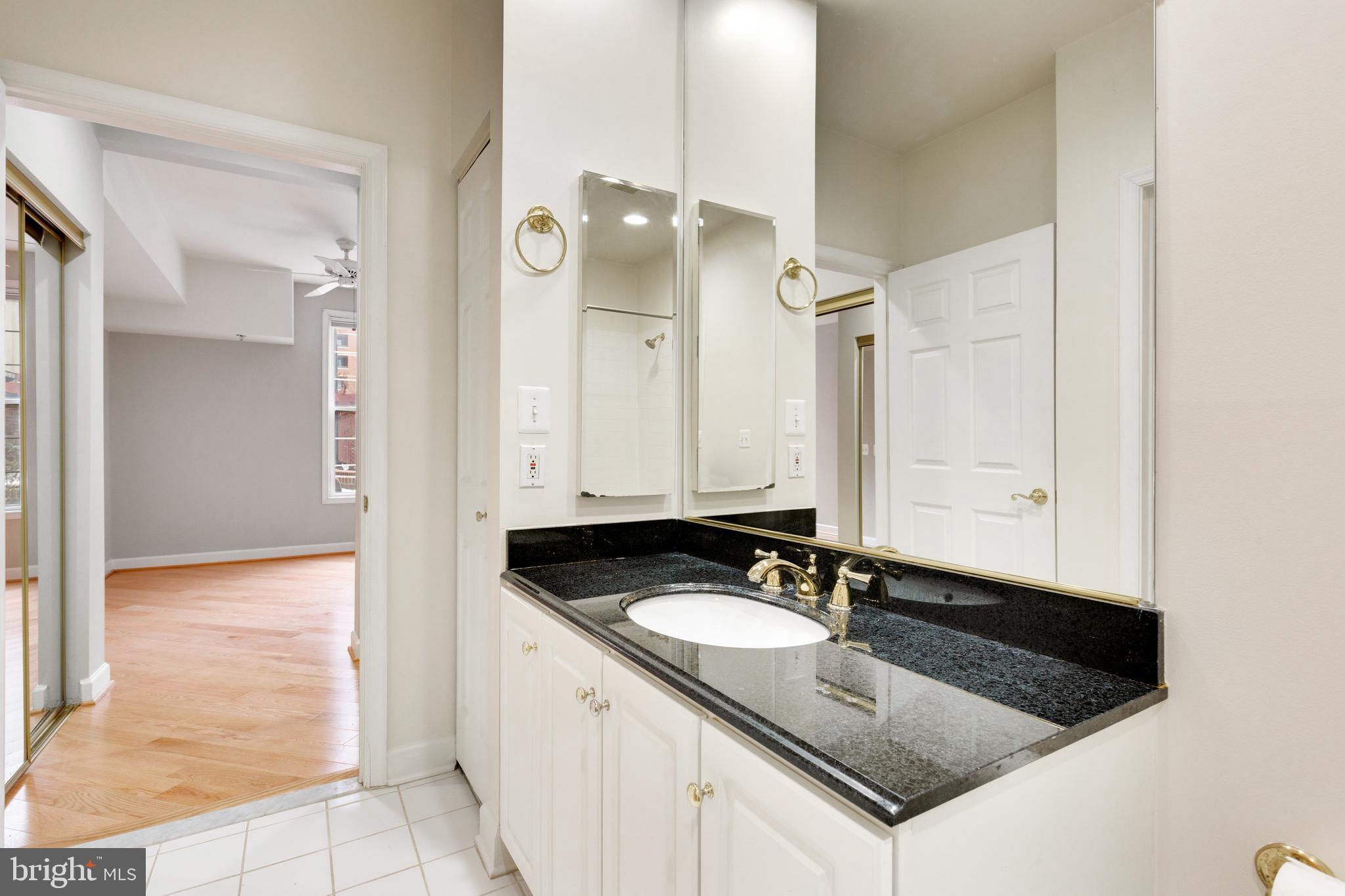 COURTHOUSE HILL - Residential