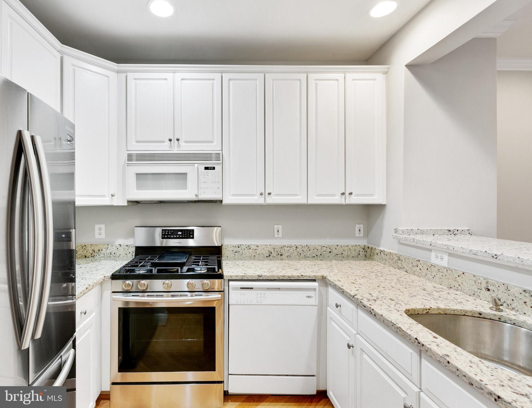 COURTHOUSE HILL - Residential