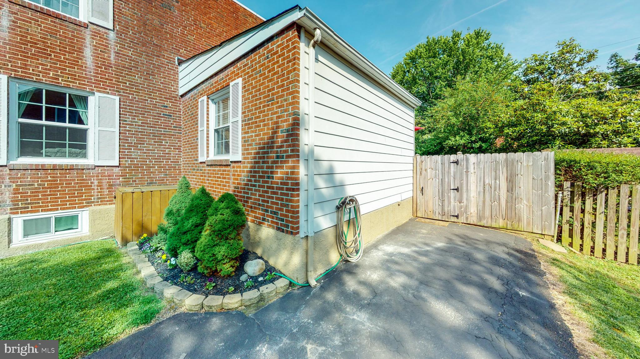 FULLERTON - Residential