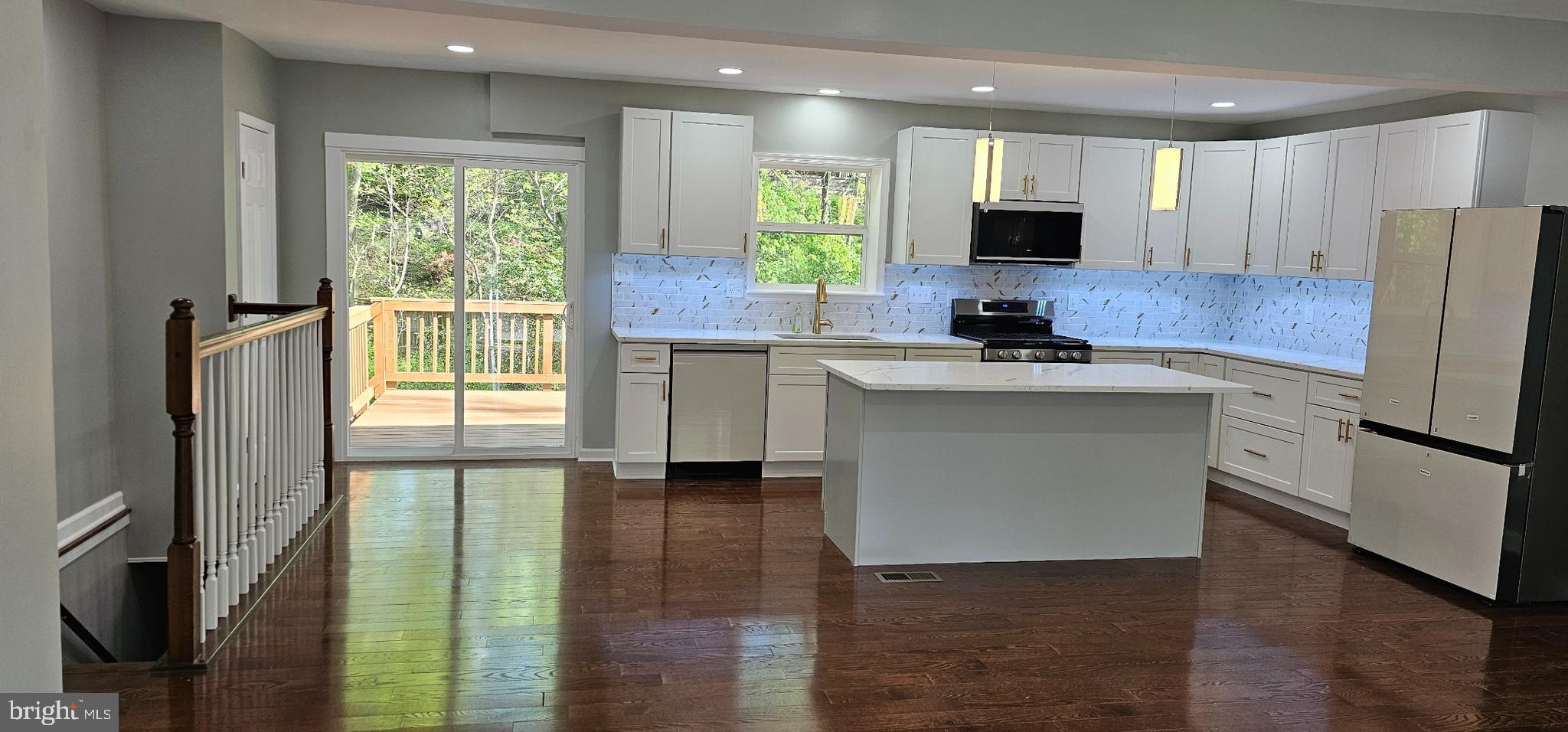 ALEXANDRIA - Residential Lease