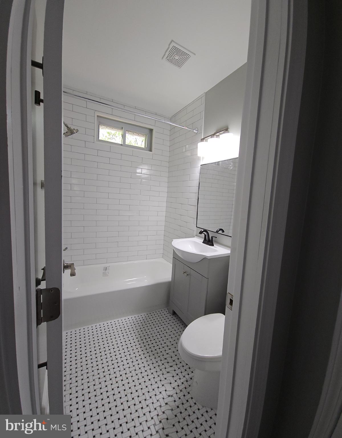 ALEXANDRIA - Residential Lease