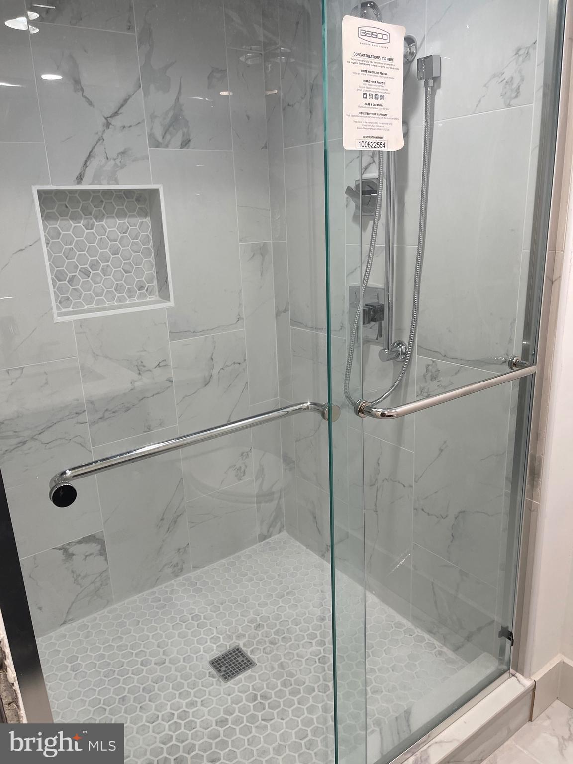 LAKE RIDGE/PROMONTRY OAK - Residential