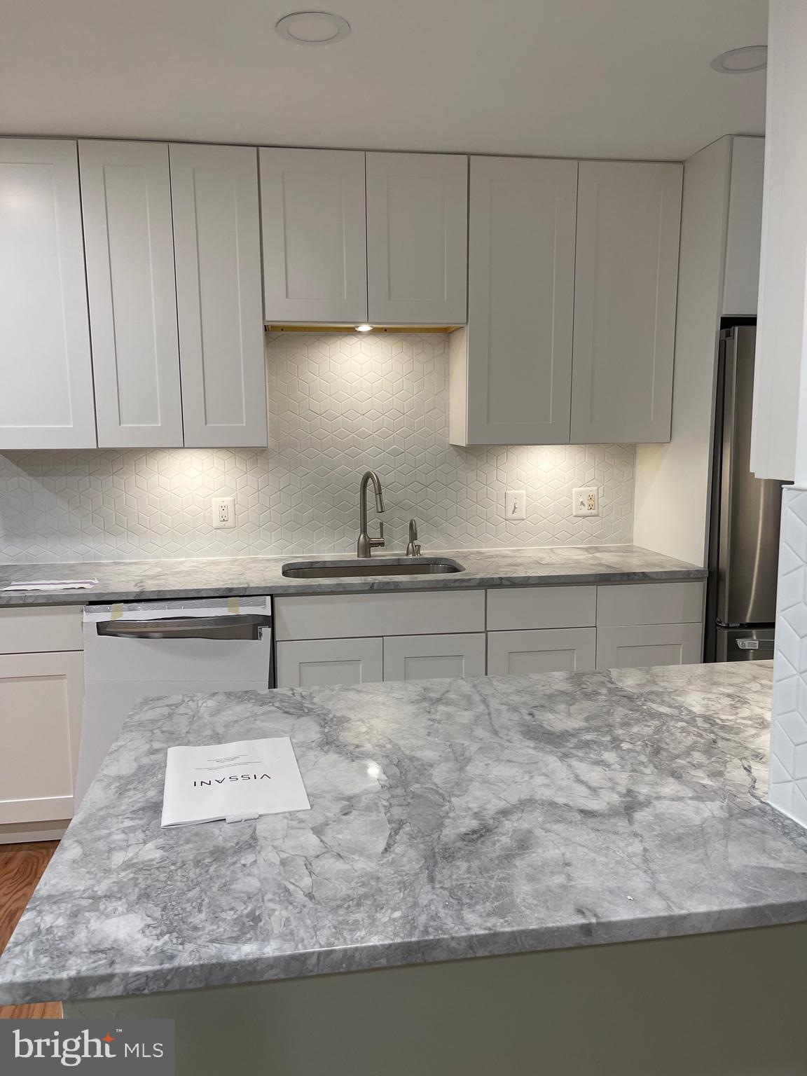 LAKE RIDGE/PROMONTRY OAK - Residential