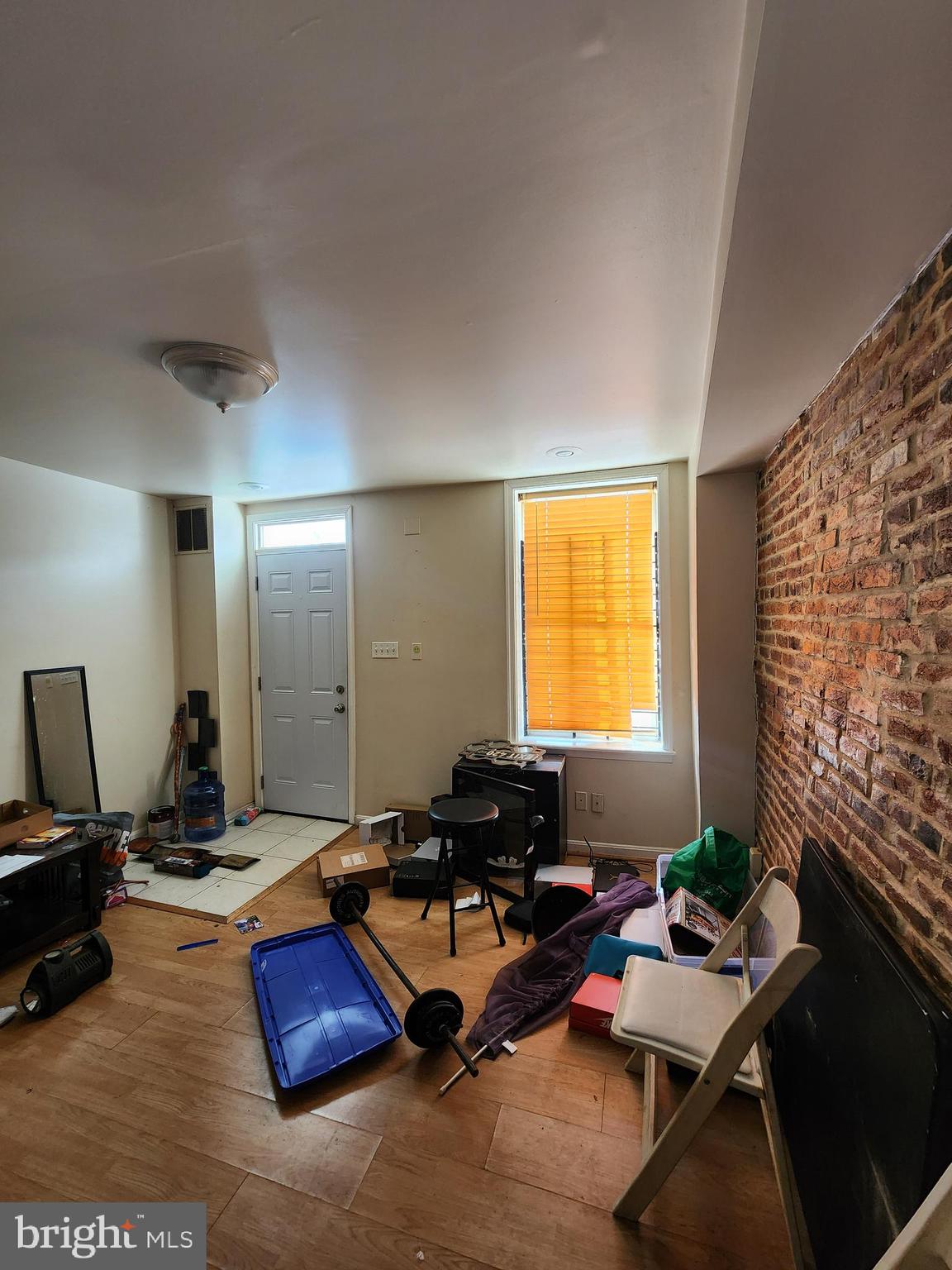 HOLLINS MARKET - Residential