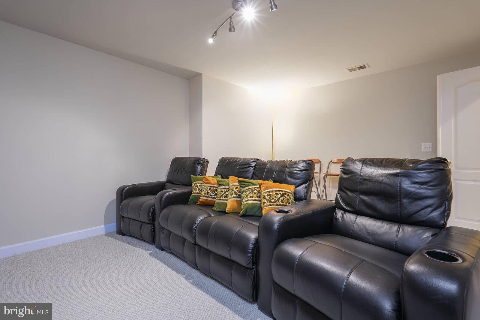 GROVE AT HUNTLEY MEADOWS - Residential