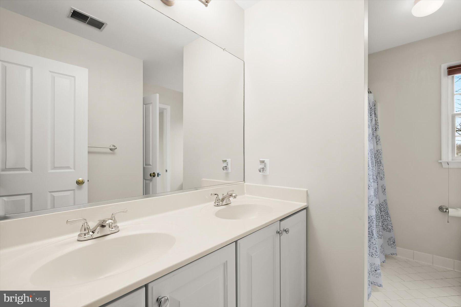 VILLAGE OF RIVER HILL - Residential