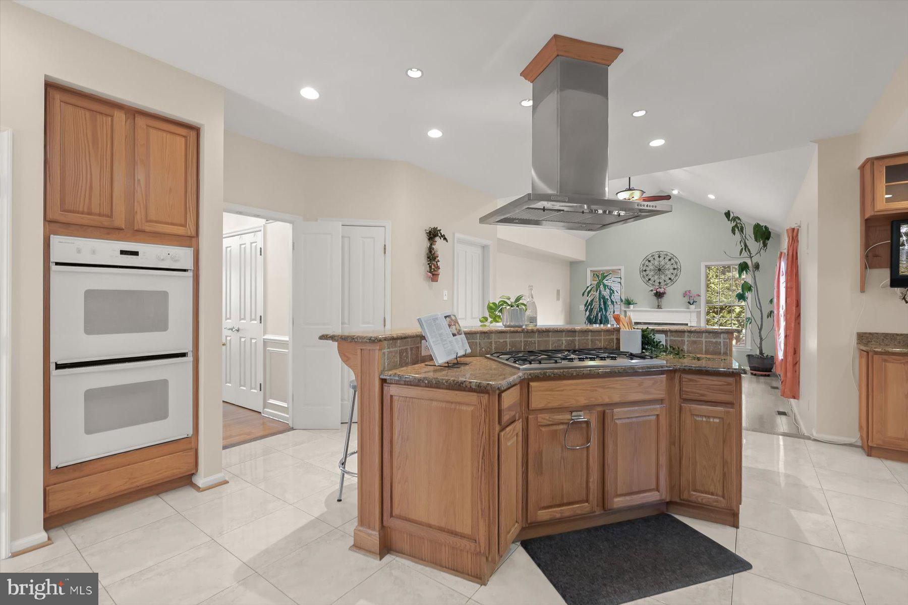 VILLAGE OF RIVER HILL - Residential