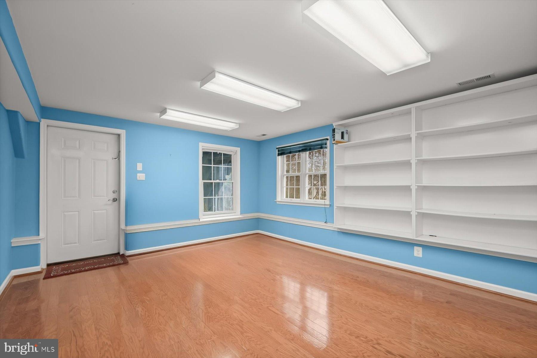 VILLAGE OF RIVER HILL - Residential