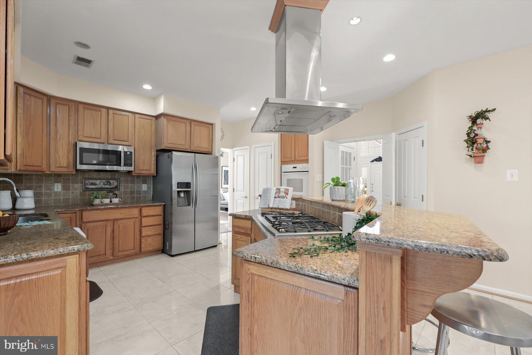 VILLAGE OF RIVER HILL - Residential