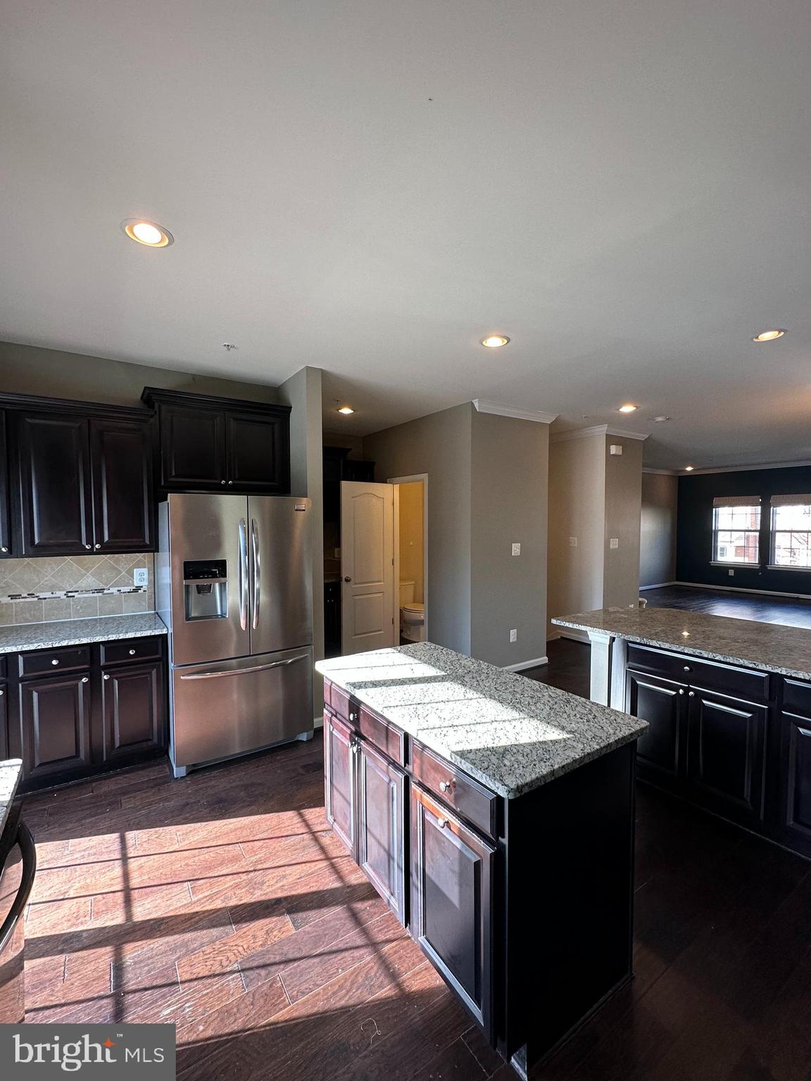 OXFORD SQUARE - Residential Lease