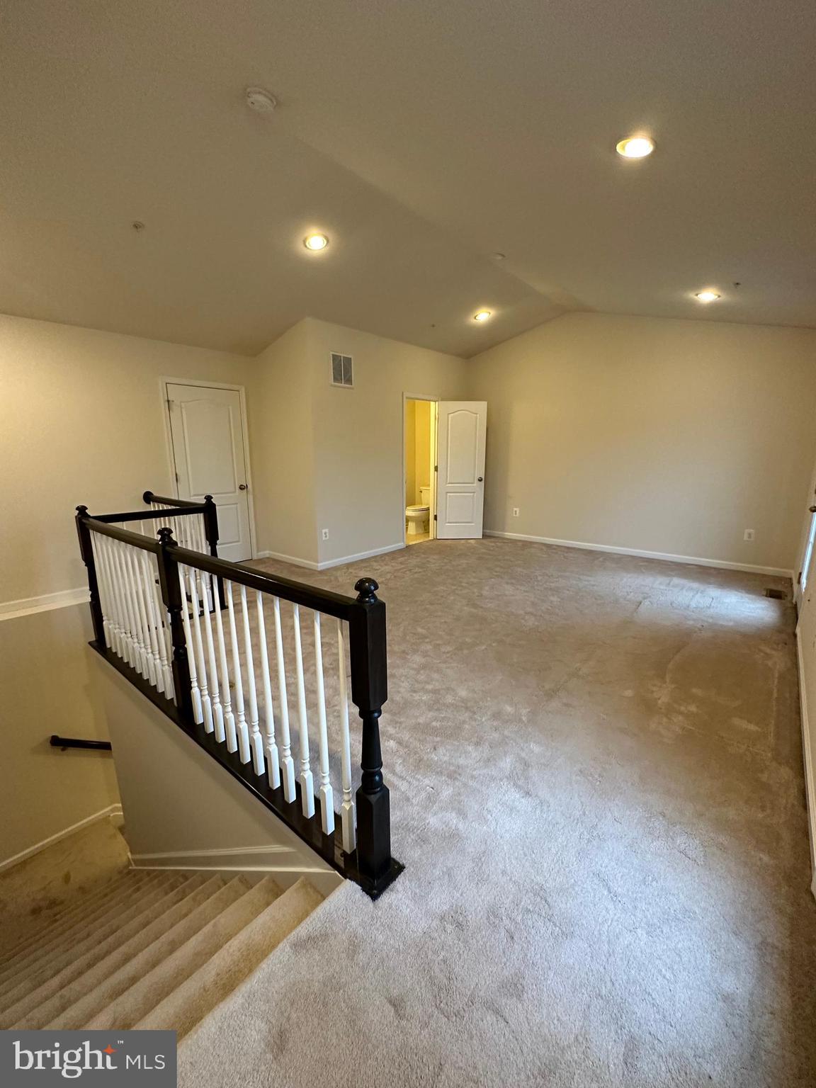 OXFORD SQUARE - Residential Lease