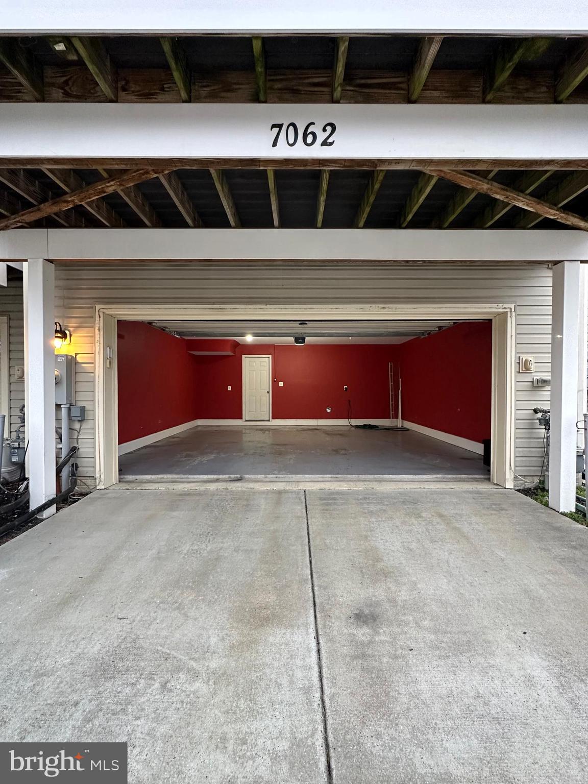 OXFORD SQUARE - Residential Lease