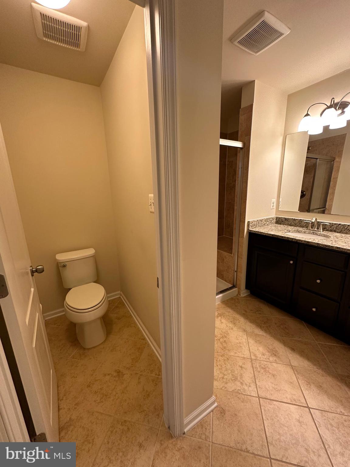 OXFORD SQUARE - Residential Lease