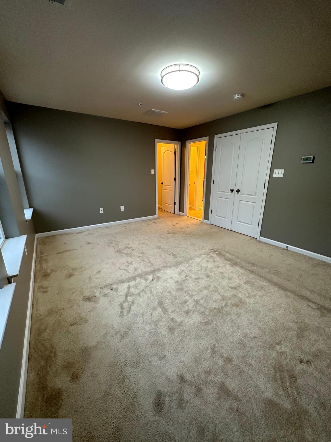 OXFORD SQUARE - Residential Lease