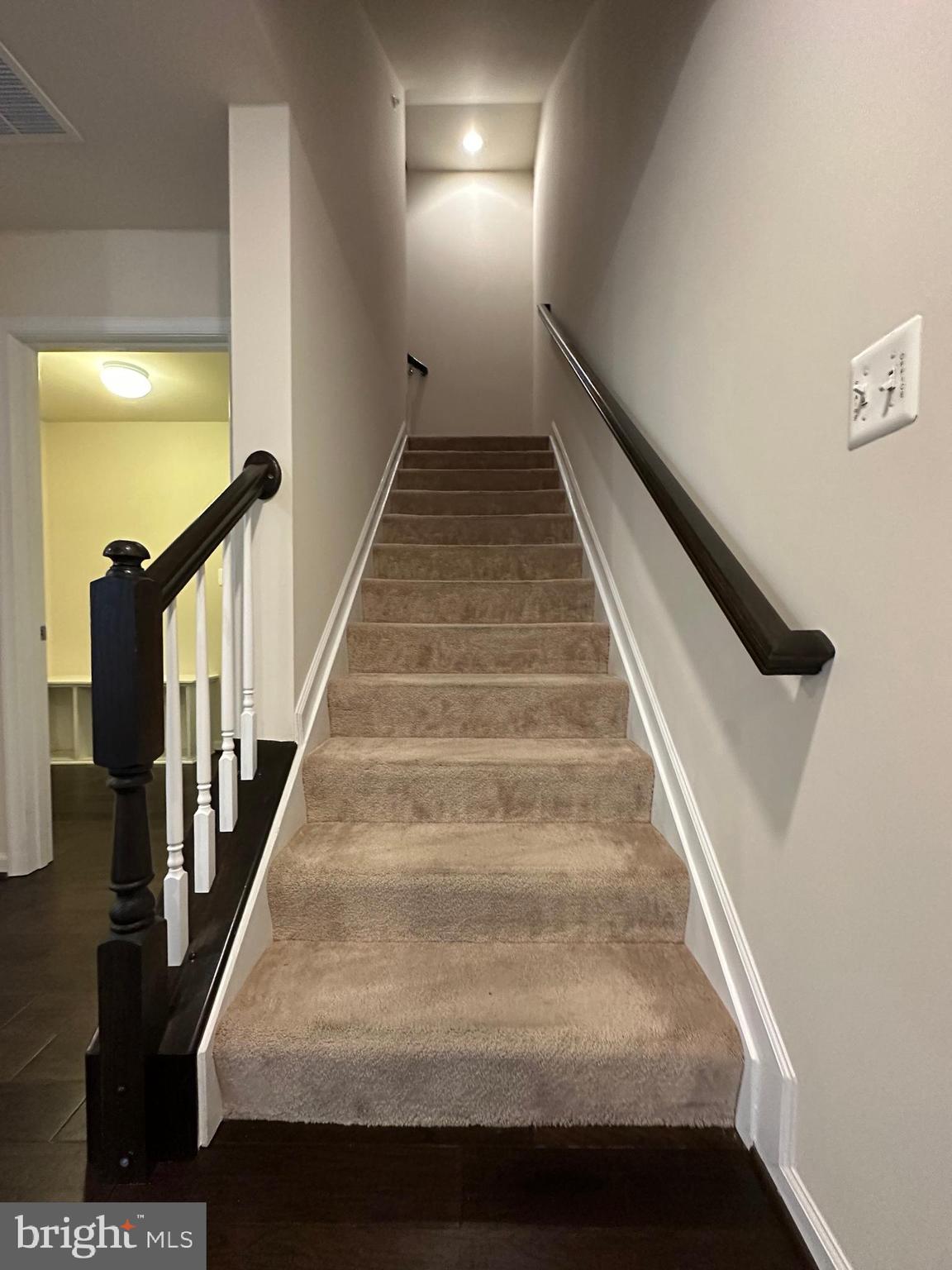 OXFORD SQUARE - Residential Lease