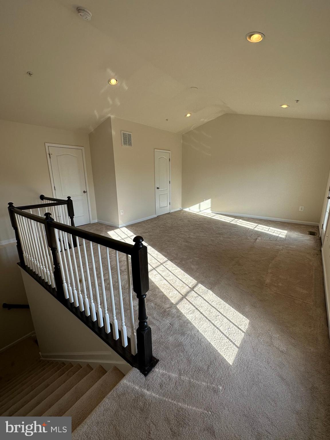 OXFORD SQUARE - Residential Lease