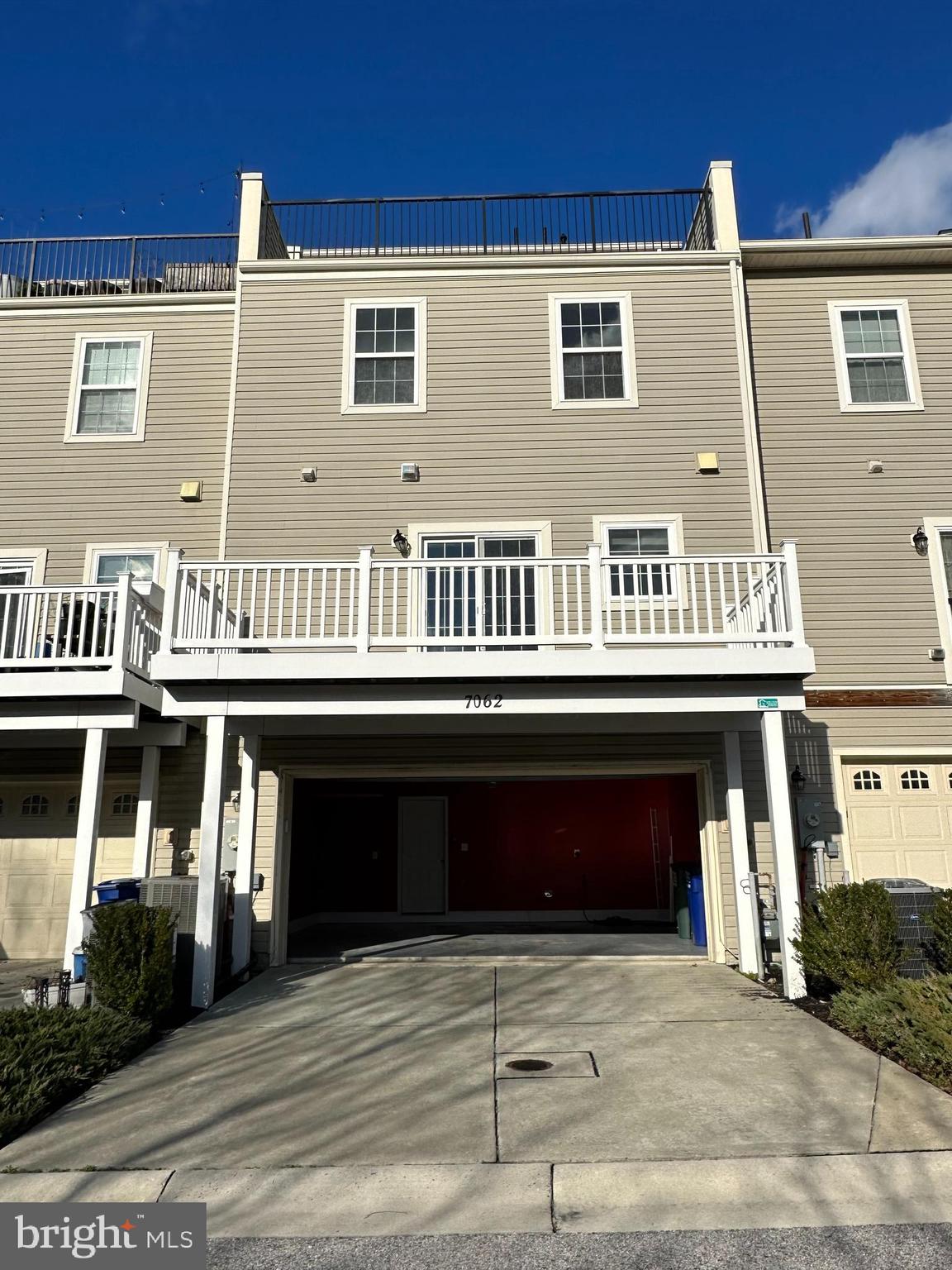 OXFORD SQUARE - Residential Lease