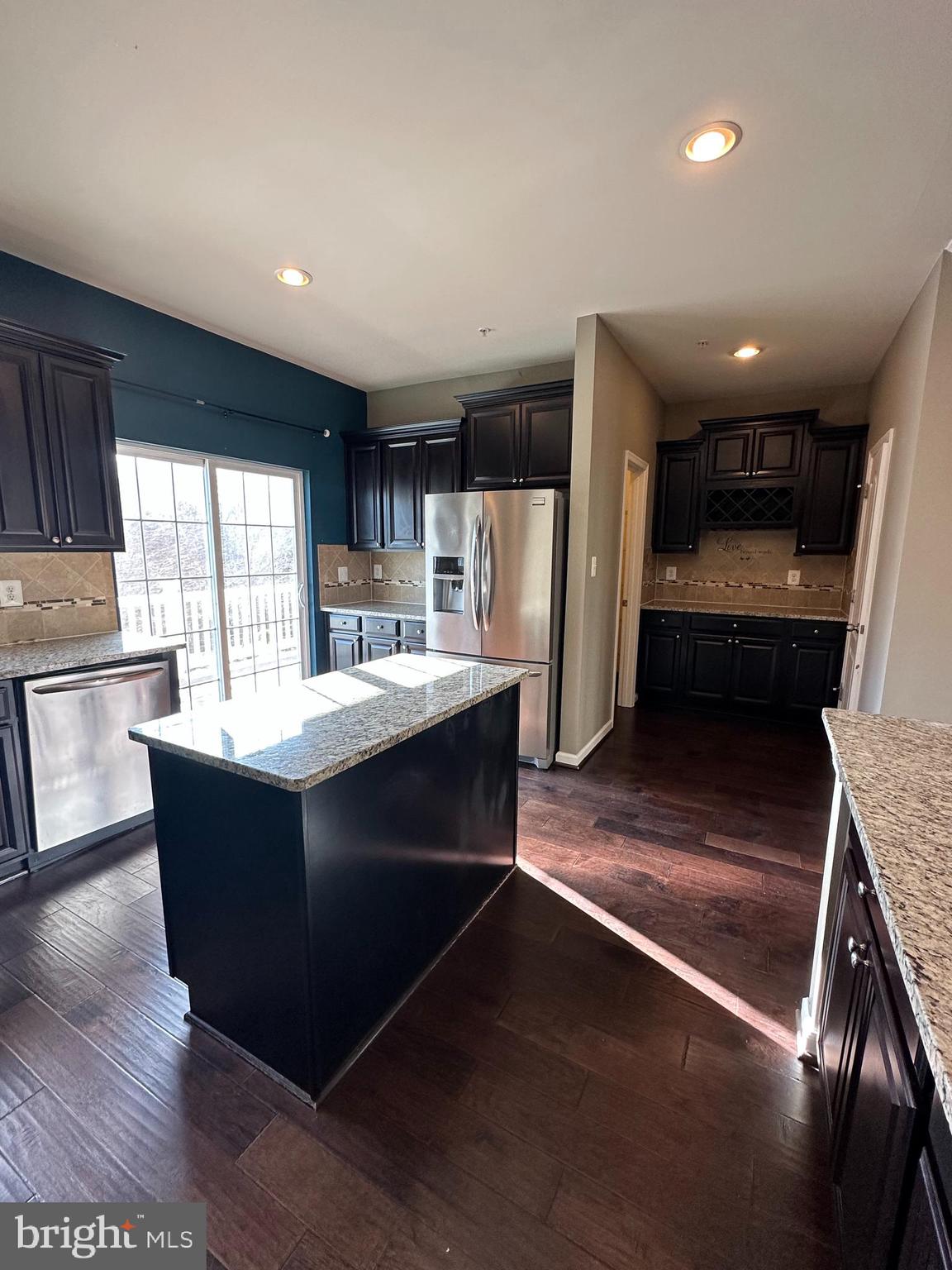 OXFORD SQUARE - Residential Lease