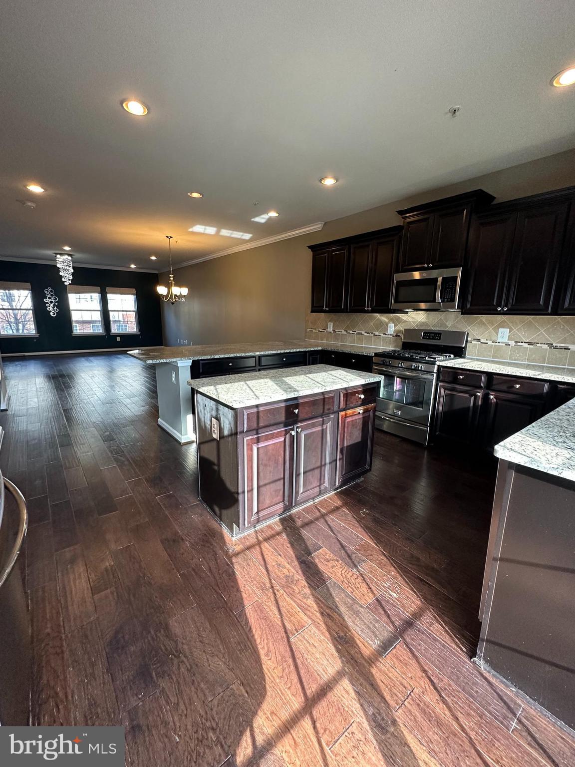 OXFORD SQUARE - Residential Lease